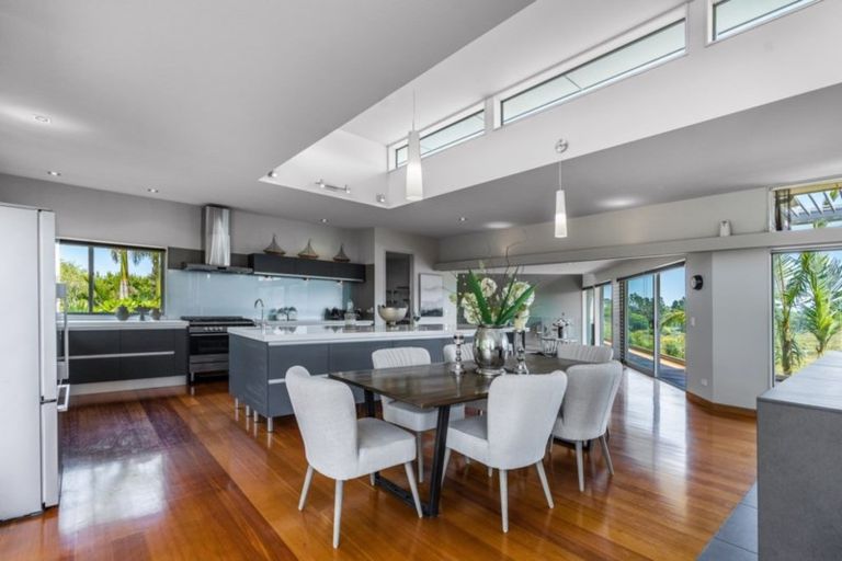 Photo of property in 21 Schopolo Place, Schnapper Rock, Auckland, 0632