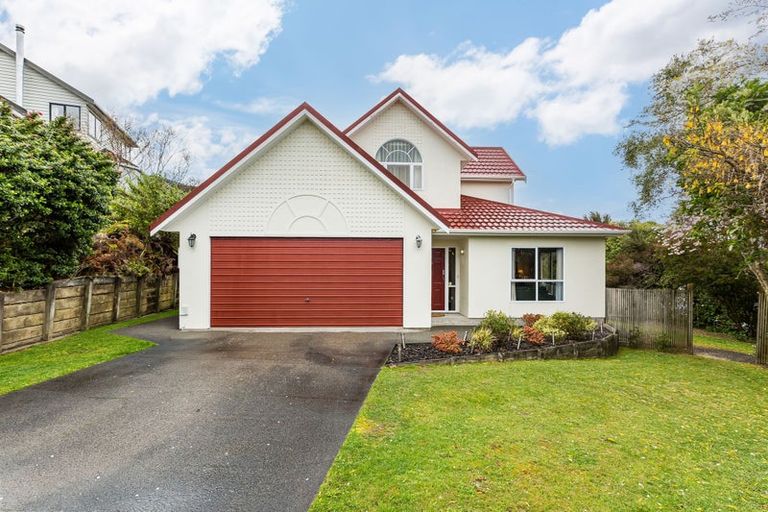 Photo of property in 21 Saunders Close, Whitby, Porirua, 5024