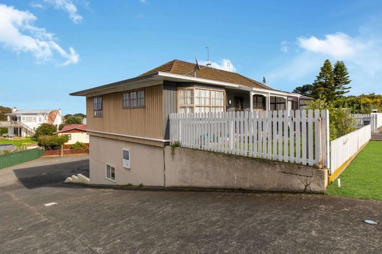 Photo of property in 19 York Street, Gonville, Whanganui, 4501