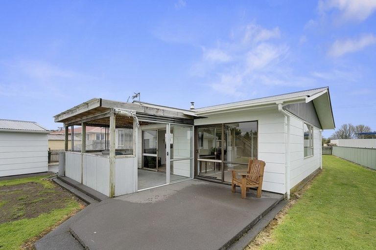 Photo of property in 12 Denmark Terrace, Midhirst, Stratford, 4394