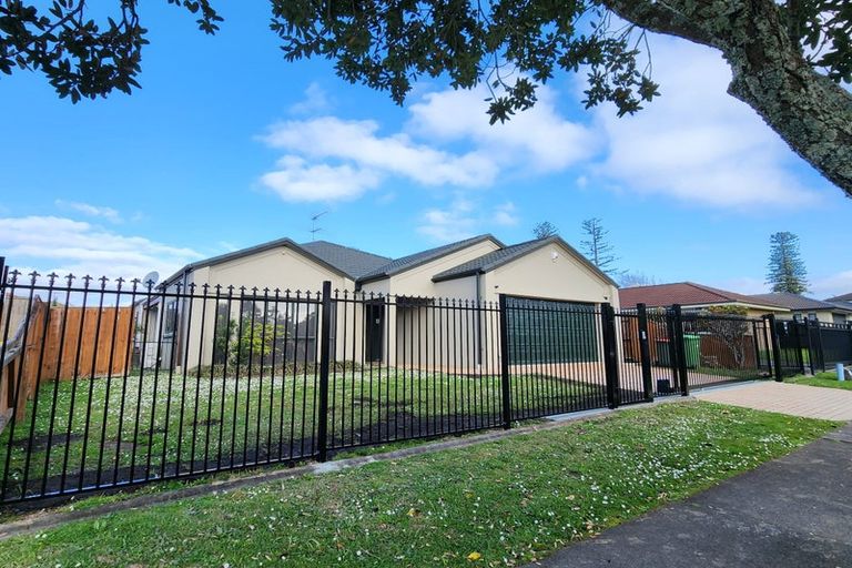 Photo of property in 12 Sheddings Lane, East Tamaki, Auckland, 2016
