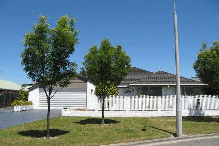 Photo of property in 42 Berkshire Drive, Avonhead, Christchurch, 8042