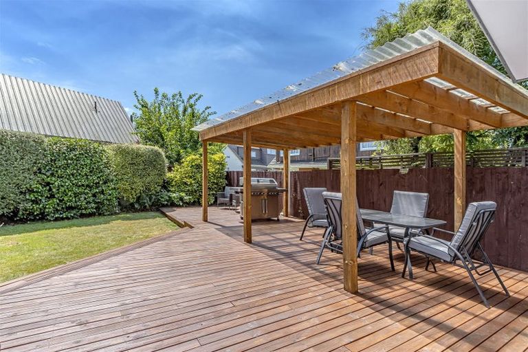 Photo of property in 5a Banff Place, Avonhead, Christchurch, 8042