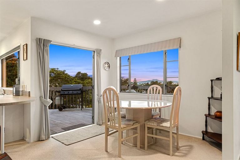 Photo of property in 2/84 Carlisle Road, Browns Bay, Auckland, 0632