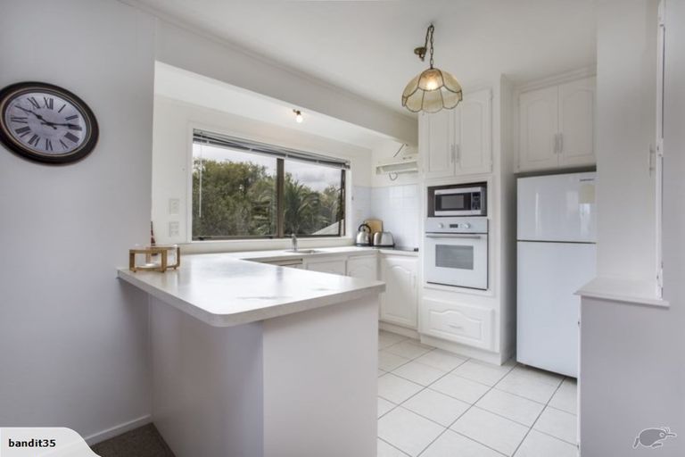 Photo of property in 19 Dowling Place, Pakuranga, Auckland, 2010