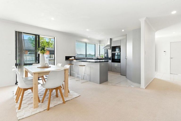 Photo of property in 24 Kowi Lakes Drive, One Tree Point, 0118