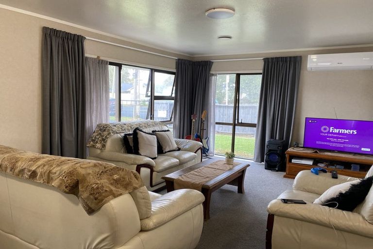 Photo of property in 9 Metcalfe Road, Ranui, Auckland, 0612