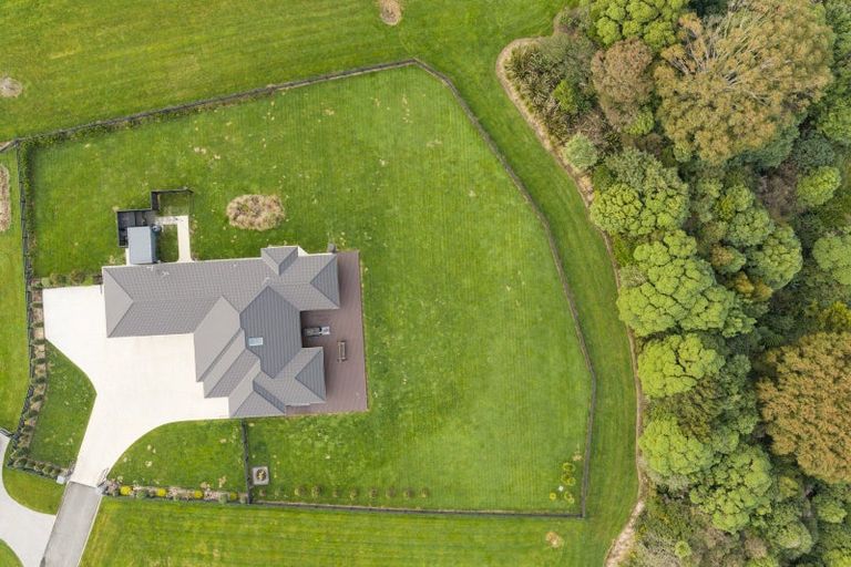 Photo of property in 61 Hartwell Drive, Kelvin Grove, Palmerston North, 4470