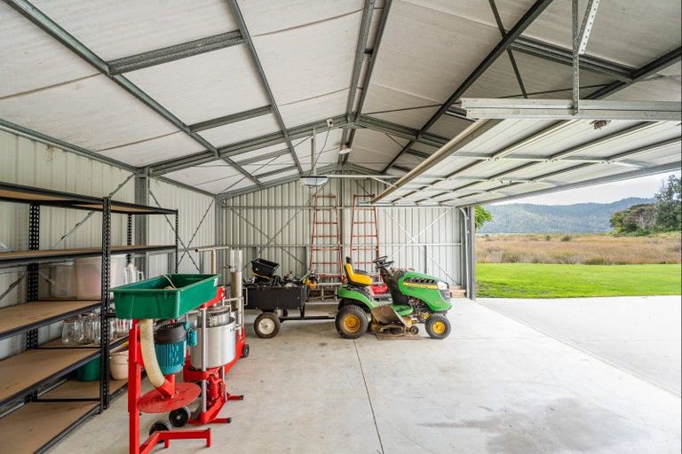 Photo of property in 141 Everitt Crescent, Whangamata, 3620