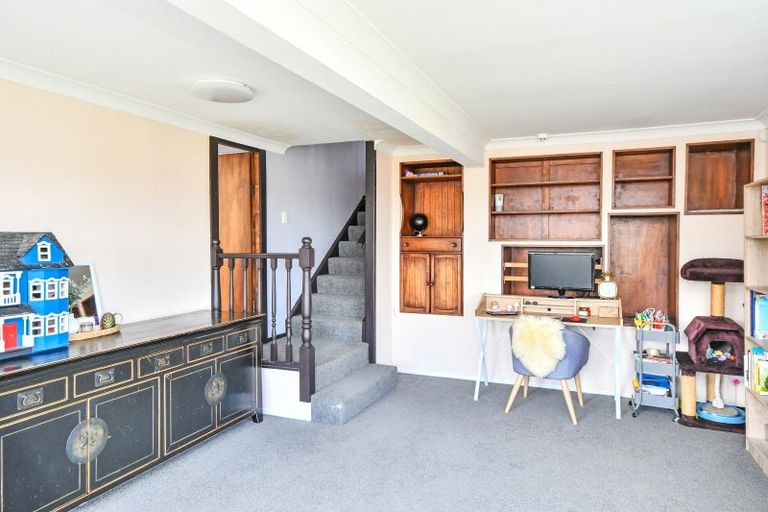 Photo of property in 32 Peverill Crescent, Papatoetoe, Auckland, 2025