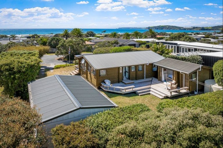 Photo of property in 15 St Anne Place, Omaha, 0986