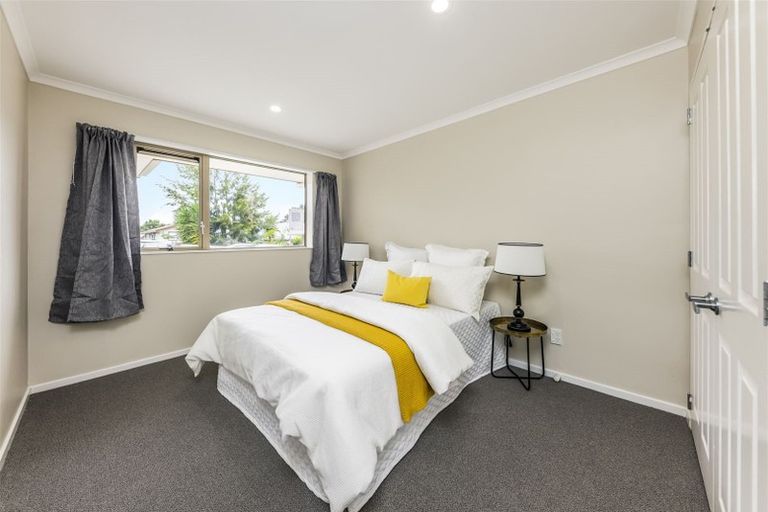 Photo of property in 20a Waterview Road West, Takanini, 2112