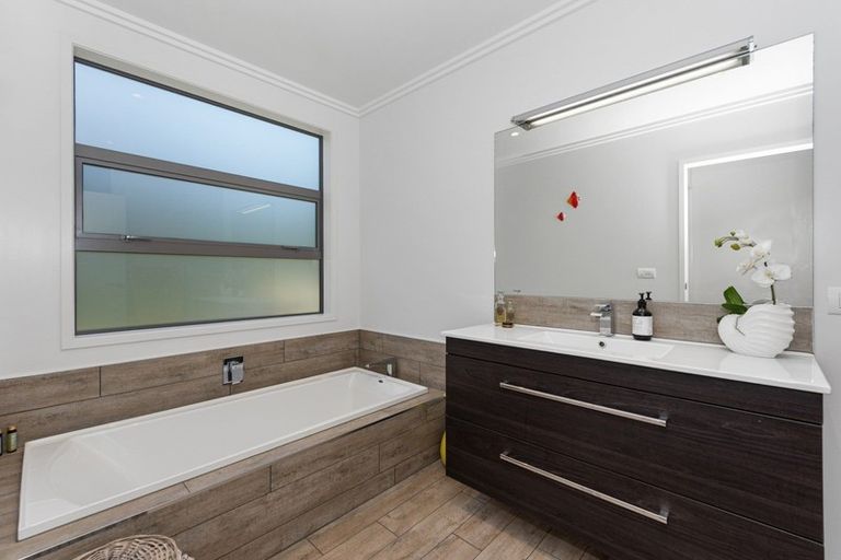 Photo of property in 6 Caversham Drive, Rototuna, Hamilton, 3210