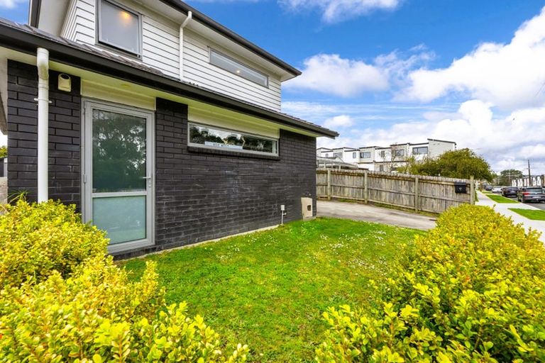 Photo of property in 61a Margan Avenue, New Lynn, Auckland, 0600