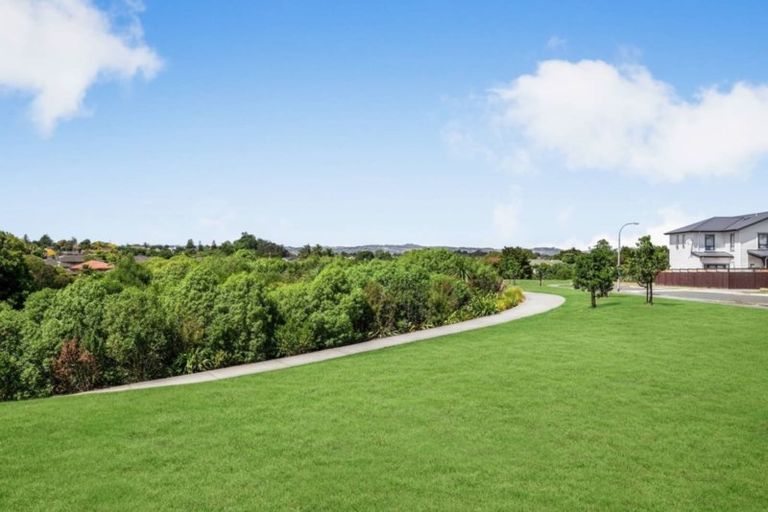 Photo of property in 30 Ipukarea Street, Weymouth, Auckland, 2103