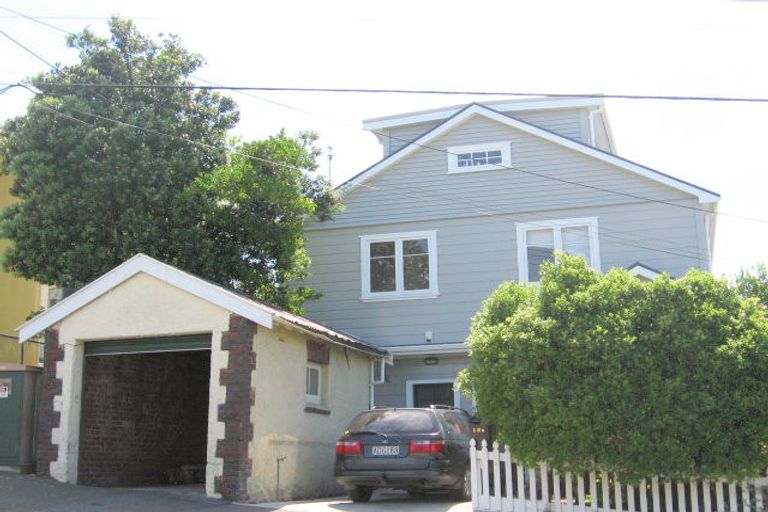 Photo of property in 12 Hargreaves Street, Mount Cook, Wellington, 6021