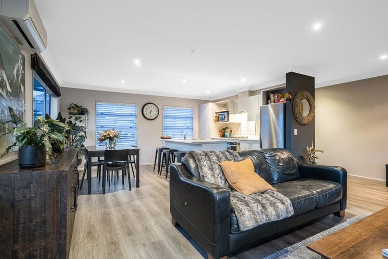 Photo of property in 6 Spritsail Place, Whitby, Porirua, 5024