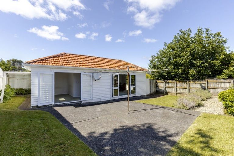 Photo of property in 12 Junction Street, Welbourn, New Plymouth, 4310