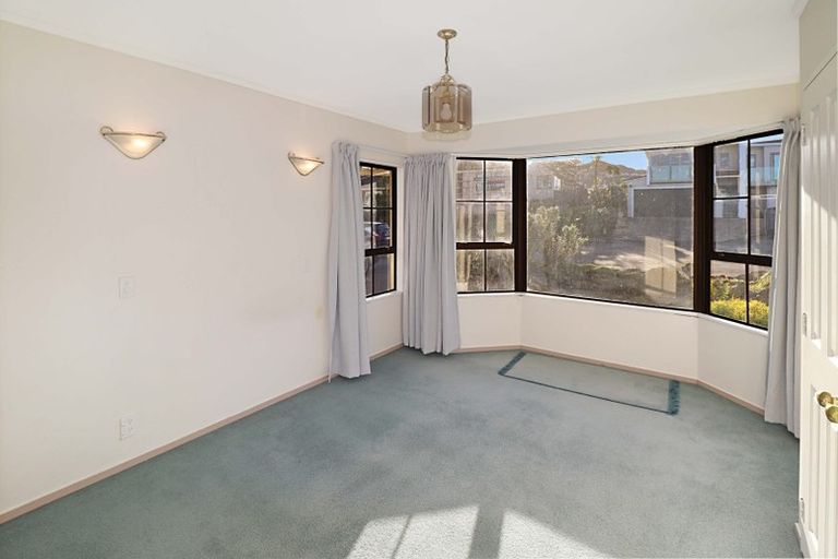 Photo of property in 38 Gurkha Crescent, Khandallah, Wellington, 6035