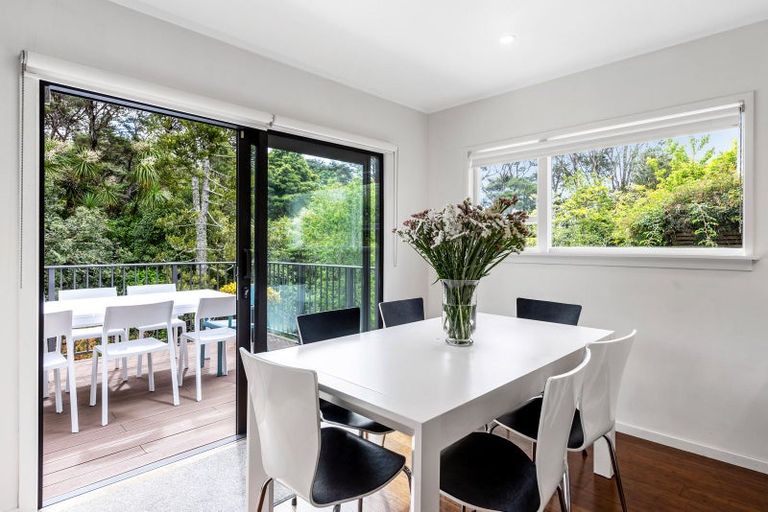 Photo of property in 68 Woodfern Crescent, Titirangi, Auckland, 0604