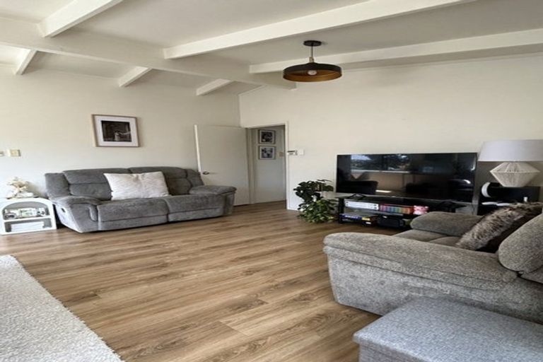 Photo of property in 3a Universal Drive, Henderson, Auckland, 0610