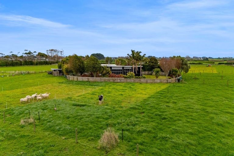 Photo of property in 82 Mawhitiwhiti Road, Normanby, Hawera, 4675