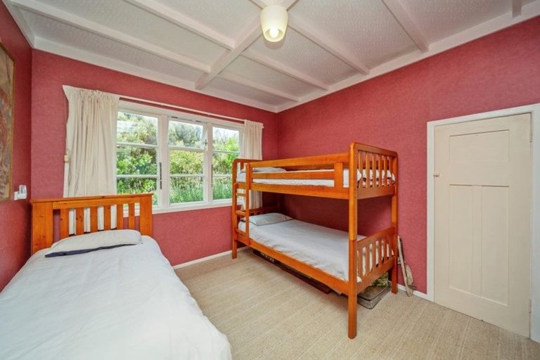 Photo of property in 183 Tasman Street, Opunake, 4616