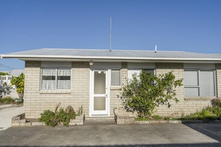 Photo of property in 23 Clemow Road, Fitzroy, New Plymouth, 4312
