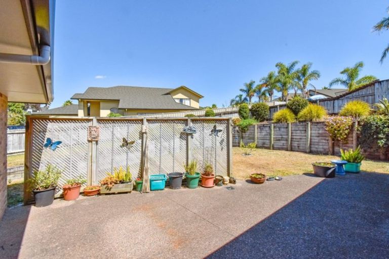 Photo of property in 7 Beverage Place, Rosehill, Papakura, 2113