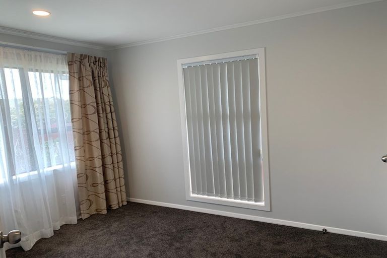 Photo of property in 7 Sutton Crescent, Papakura, 2110