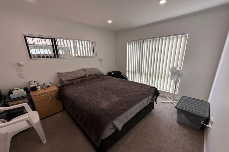 Photo of property in 30a Godley Road, Green Bay, Auckland, 0604
