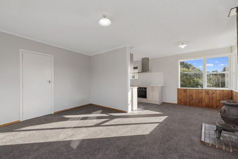 Photo of property in 10 Totaravale Drive, Totara Vale, Auckland, 0629