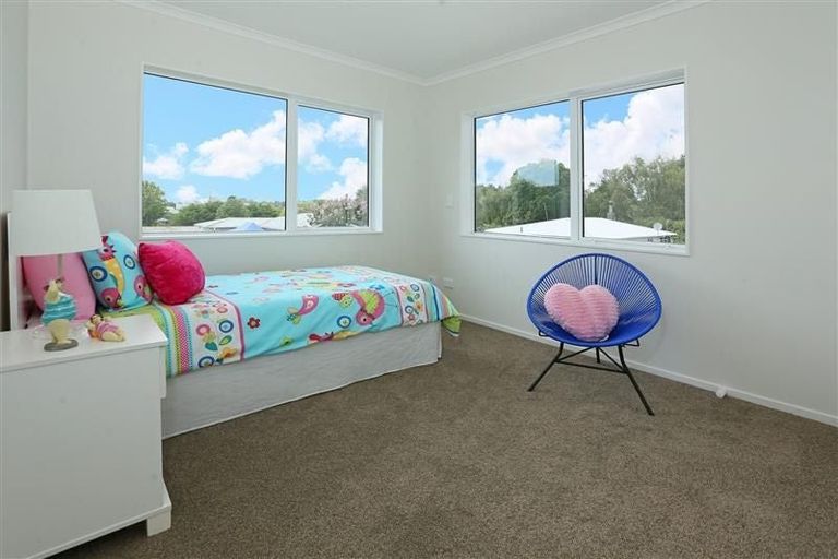 Photo of property in 679a Swanson Road, Swanson, Auckland, 0612