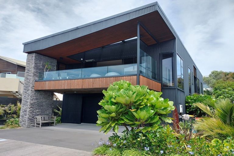 Photo of property in 14 Hamblyn Street, Strandon, New Plymouth, 4312