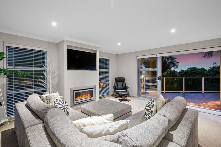 Photo of property in 114a Tiroroa Avenue, Te Atatu South, Auckland, 0610