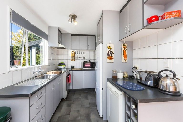 Photo of property in 81 Gemstone Drive, Birchville, Upper Hutt, 5018