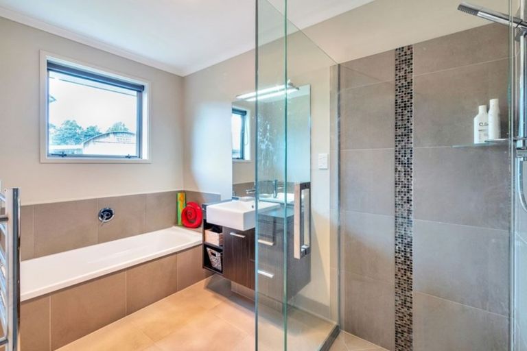 Photo of property in 64 Kaipara Coast Highway, Helensville, Kaukapakapa, 0871