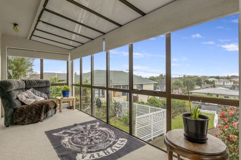 Photo of property in 75 Mould Street, Waitara, 4320