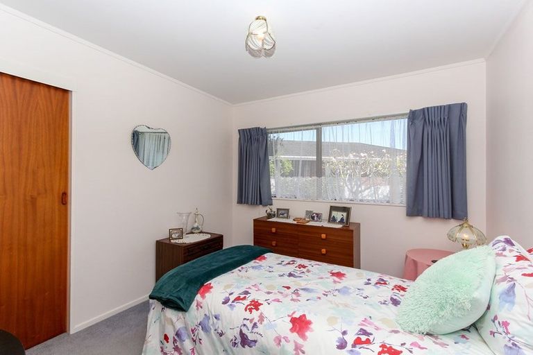 Photo of property in 48 Truby King Street, Merrilands, New Plymouth, 4312