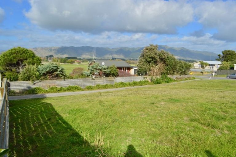 Photo of property in 24 Kitchener Street, Te Horo Beach, Otaki, 5581
