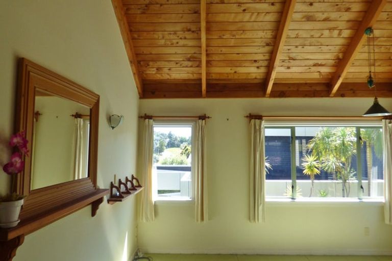 Photo of property in 1282 Whangaparaoa Road, Army Bay, Whangaparaoa, 0930