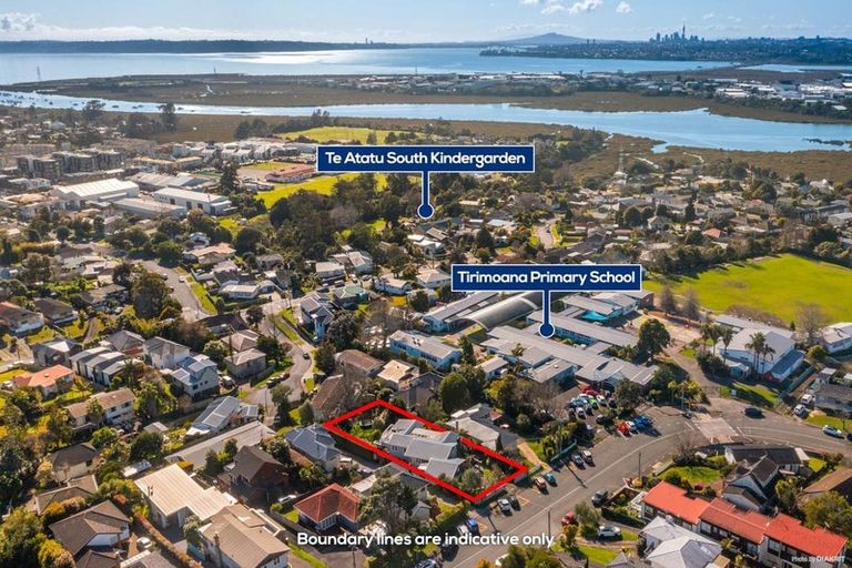 Photo of property in 30 Kokiri Street, Te Atatu South, Auckland, 0610