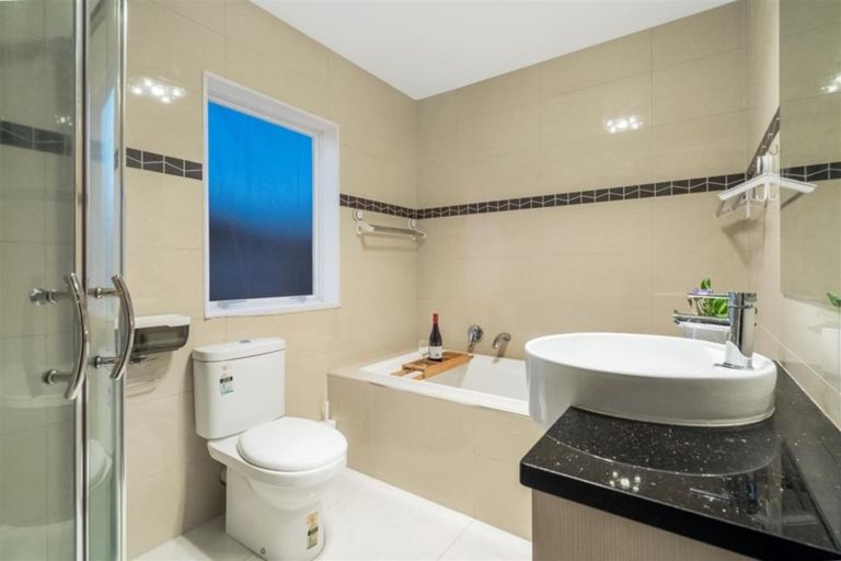 Photo of property in 1 Conti Drive, Flat Bush, Auckland, 2019