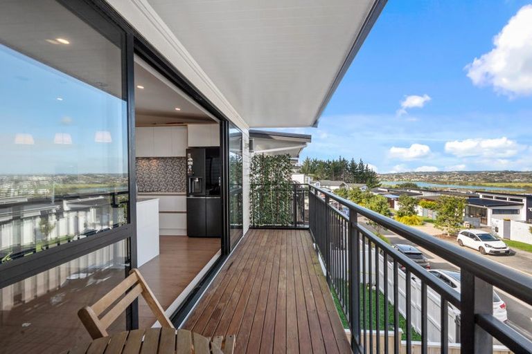 Photo of property in 54 Ascension Crescent, Orewa, 0931
