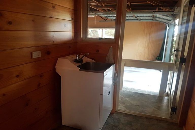 Photo of property in 7 Logan Way, Kelvin Grove, Palmerston North, 4414