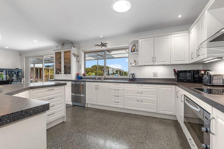 Photo of property in 121 Owhiwa Road, Parua Bay, Onerahi, 0192