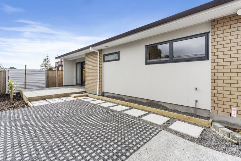 Photo of property in 41 Kingdale Road, Henderson, Auckland, 0610