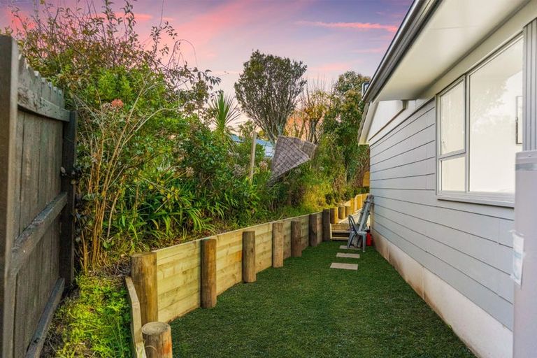Photo of property in 40b Tiroroa Avenue, Te Atatu South, Auckland, 0610
