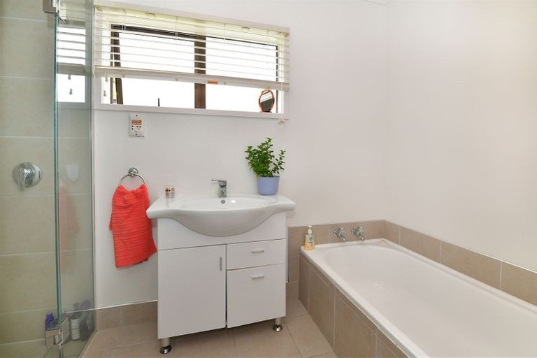 Photo of property in 66b The Circle, Manly, Whangaparaoa, 0930