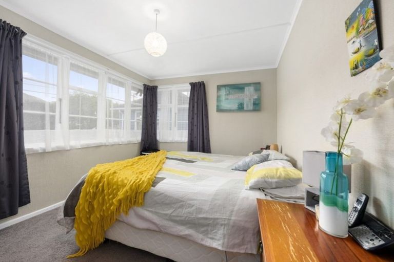 Photo of property in 6 Hazel Street, Ebdentown, Upper Hutt, 5018